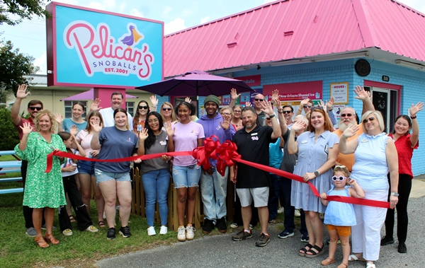 Pelican’s SnoBalls celebrates its new Fort Williams location in Sylacauga